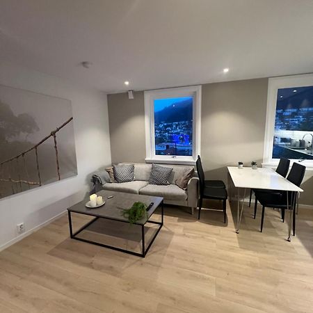 Modern Apartment With Free Parking Bergen Exterior photo