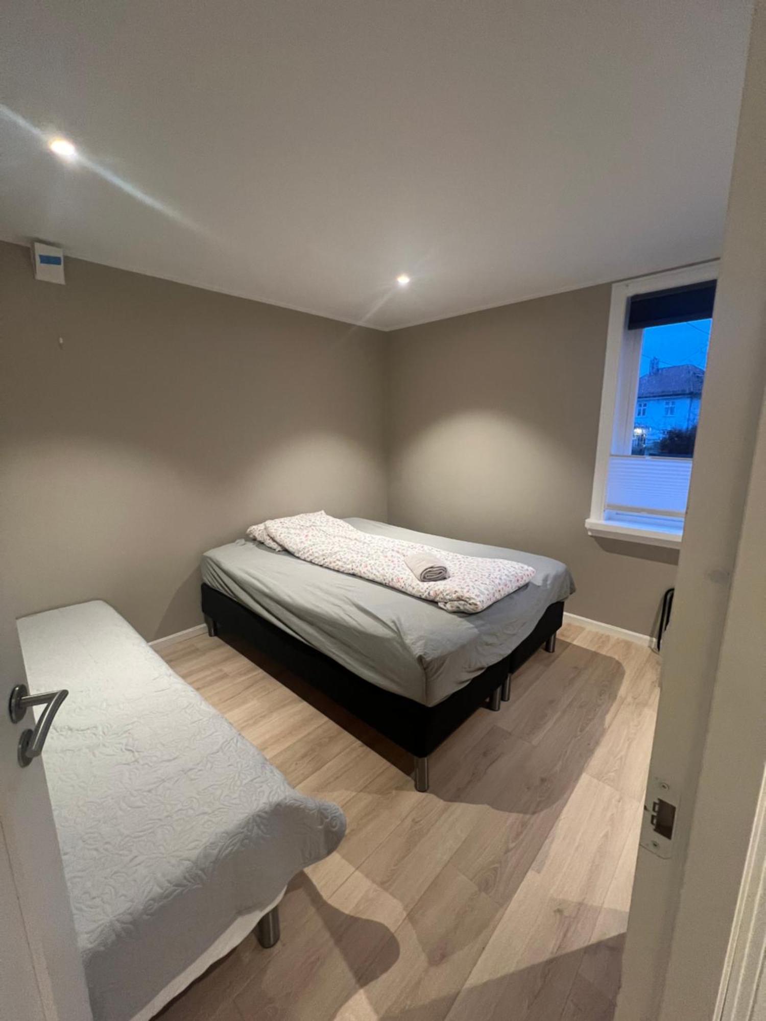 Modern Apartment With Free Parking Bergen Exterior photo